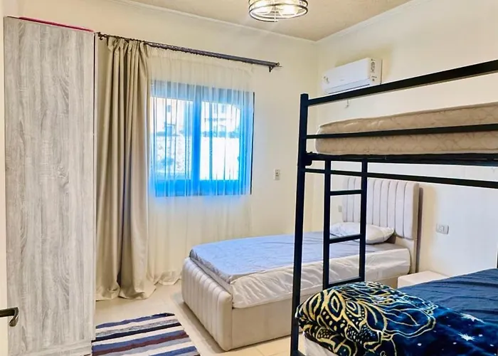 La Hacienda 2 Bedroom Apartment *